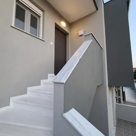 Leks Terra * Nikíti